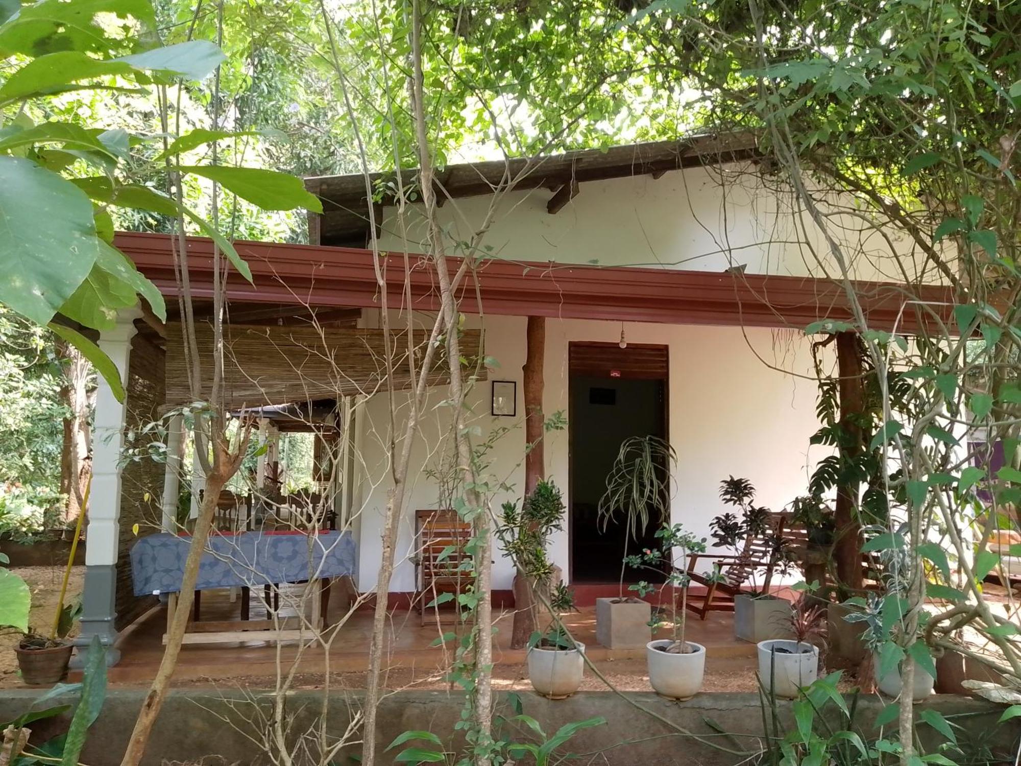 Thilina Homestay Sigirîya Chambre photo